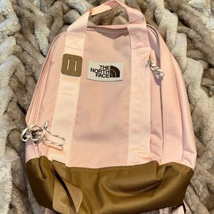 The North Face mini backpack 🎒 used but like brand new